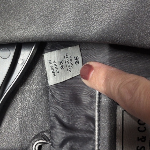 Levi's Women's Oversized Faux Leather Moto Jacket, Size 3X, Gray, NWT, Bikercore - Picture 3 of 7